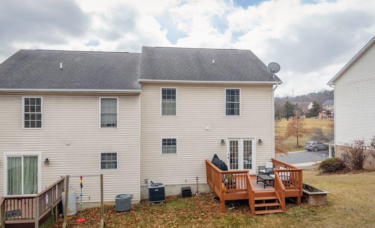 573 POINTE DR, HARRISONBURG, Virginia 22801, 3 Bedrooms Bedrooms, ,2 BathroomsBathrooms,Residential,573 POINTE DR,673953 MLS # 673953