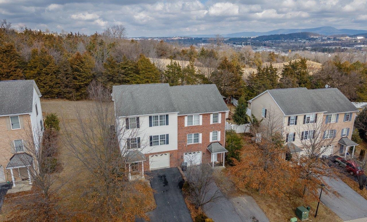 573 POINTE DR, HARRISONBURG, Virginia 22801, 3 Bedrooms Bedrooms, ,2 BathroomsBathrooms,Residential,573 POINTE DR,673953 MLS # 673953