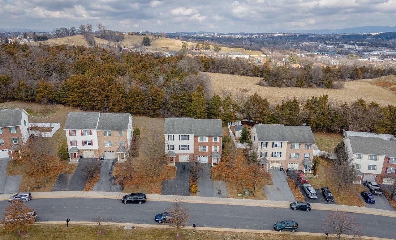 573 POINTE DR, HARRISONBURG, Virginia 22801, 3 Bedrooms Bedrooms, ,2 BathroomsBathrooms,Residential,573 POINTE DR,673953 MLS # 673953