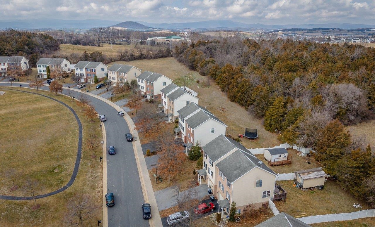 573 POINTE DR, HARRISONBURG, Virginia 22801, 3 Bedrooms Bedrooms, ,2 BathroomsBathrooms,Residential,573 POINTE DR,673953 MLS # 673953