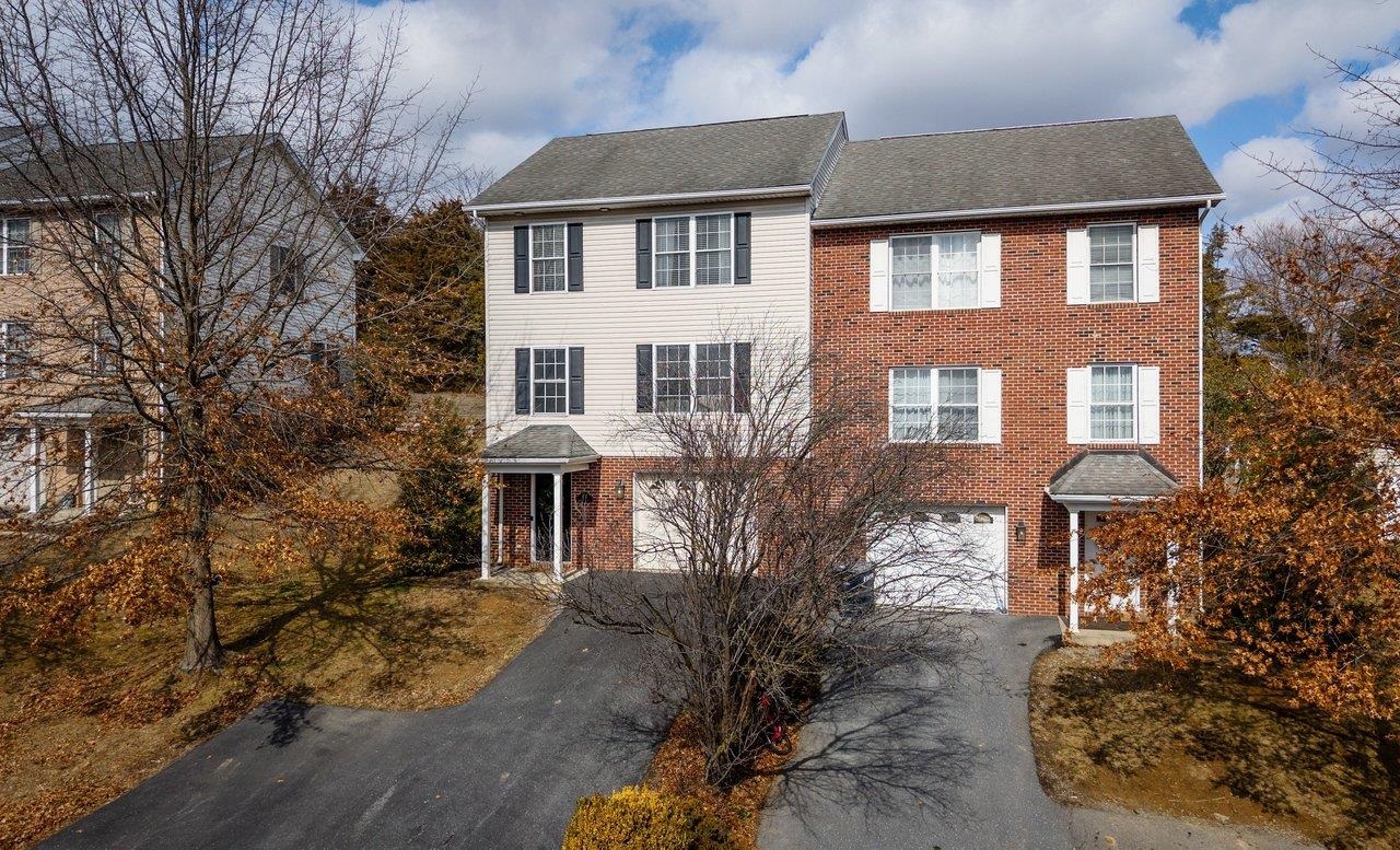 573 POINTE DR, HARRISONBURG, Virginia 22801, 3 Bedrooms Bedrooms, ,2 BathroomsBathrooms,Residential,573 POINTE DR,673953 MLS # 673953