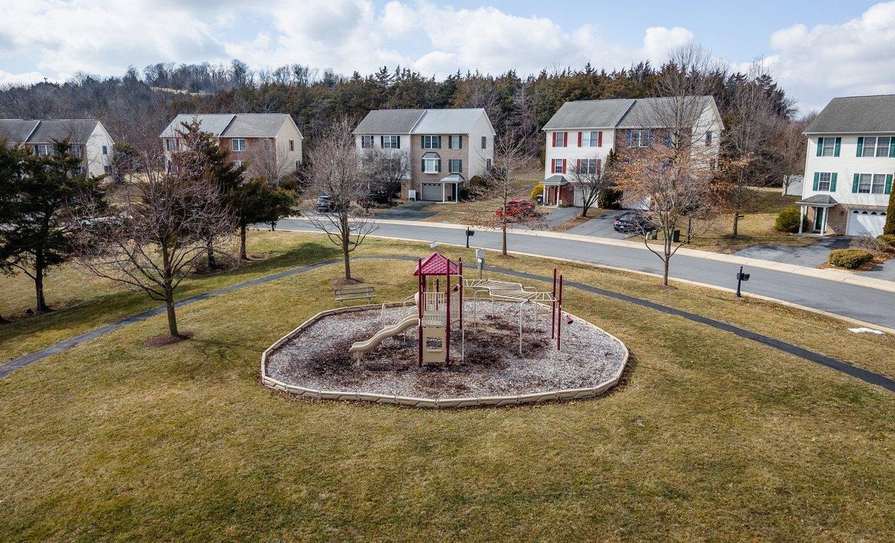 573 POINTE DR, HARRISONBURG, Virginia 22801, 3 Bedrooms Bedrooms, ,2 BathroomsBathrooms,Residential,573 POINTE DR,673953 MLS # 673953