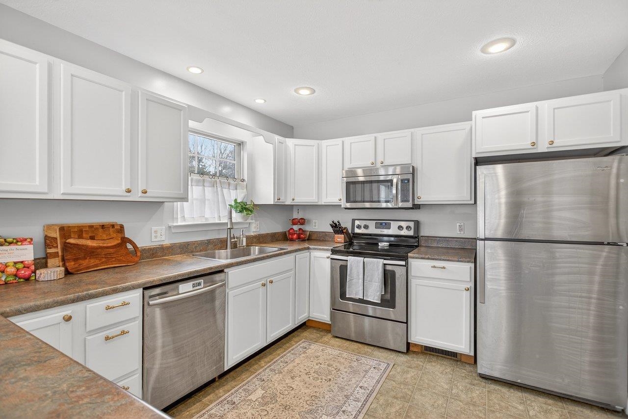 573 POINTE DR, HARRISONBURG, Virginia 22801, 3 Bedrooms Bedrooms, ,2 BathroomsBathrooms,Residential,573 POINTE DR,673953 MLS # 673953