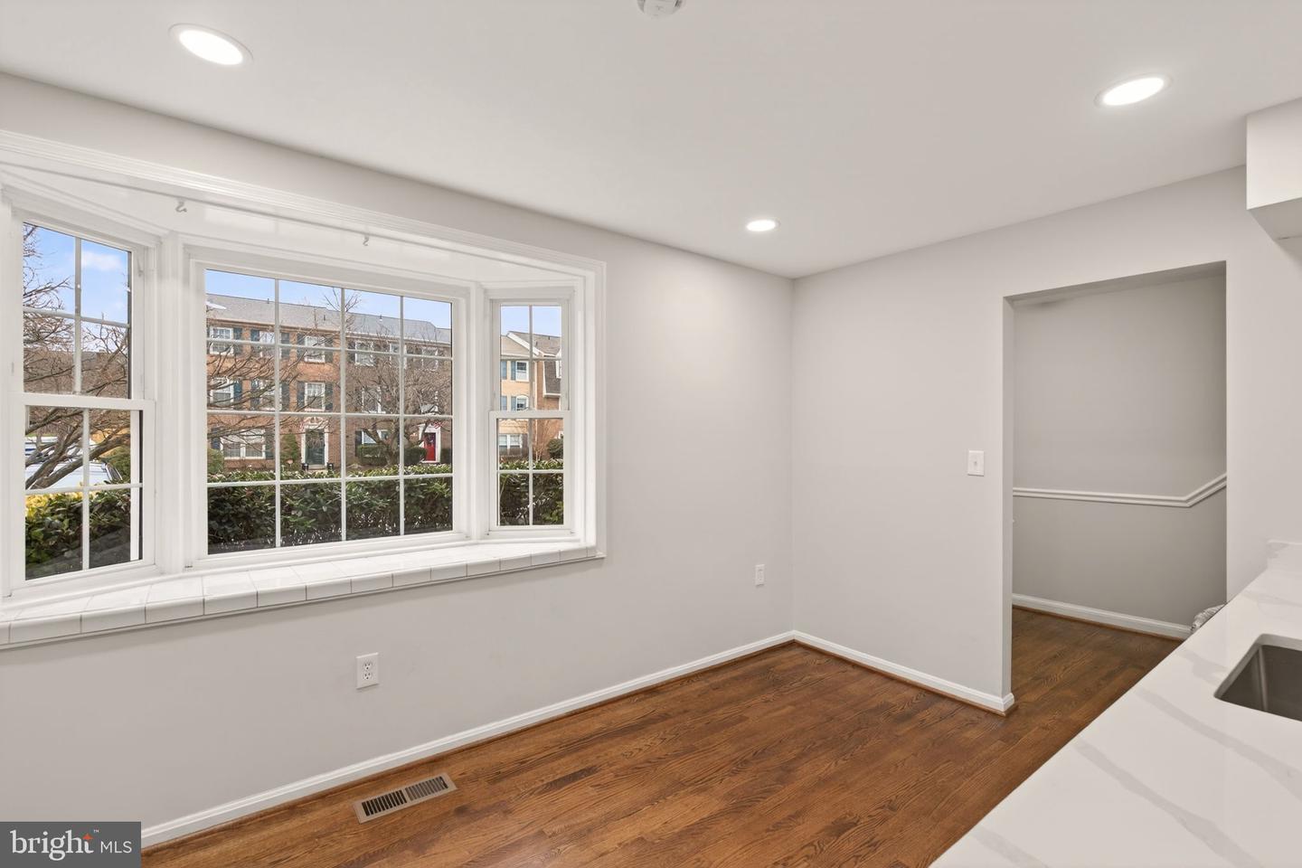 8219 DOCTOR CRAIK CT, ALEXANDRIA, Virginia 22306, 3 Bedrooms Bedrooms, ,3 BathroomsBathrooms,Residential,For sale,8219 DOCTOR CRAIK CT,VAFX2294322 MLS # VAFX2294322