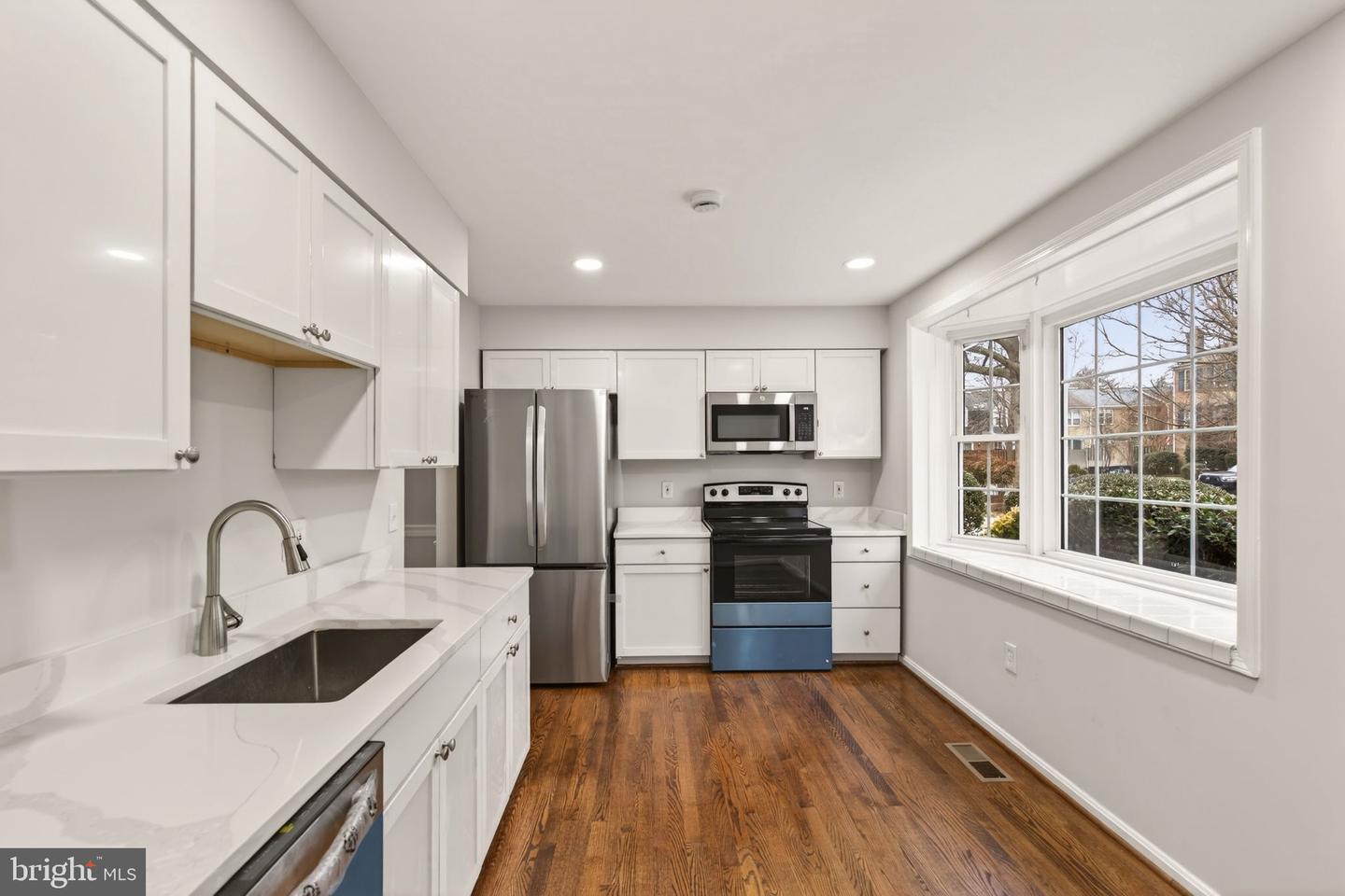 8219 DOCTOR CRAIK CT, ALEXANDRIA, Virginia 22306, 3 Bedrooms Bedrooms, ,3 BathroomsBathrooms,Residential,For sale,8219 DOCTOR CRAIK CT,VAFX2294322 MLS # VAFX2294322