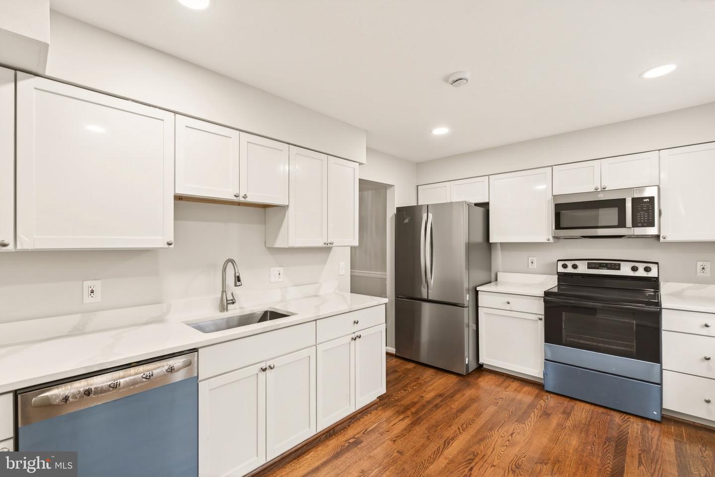 8219 DOCTOR CRAIK CT, ALEXANDRIA, Virginia 22306, 3 Bedrooms Bedrooms, ,3 BathroomsBathrooms,Residential,For sale,8219 DOCTOR CRAIK CT,VAFX2294322 MLS # VAFX2294322