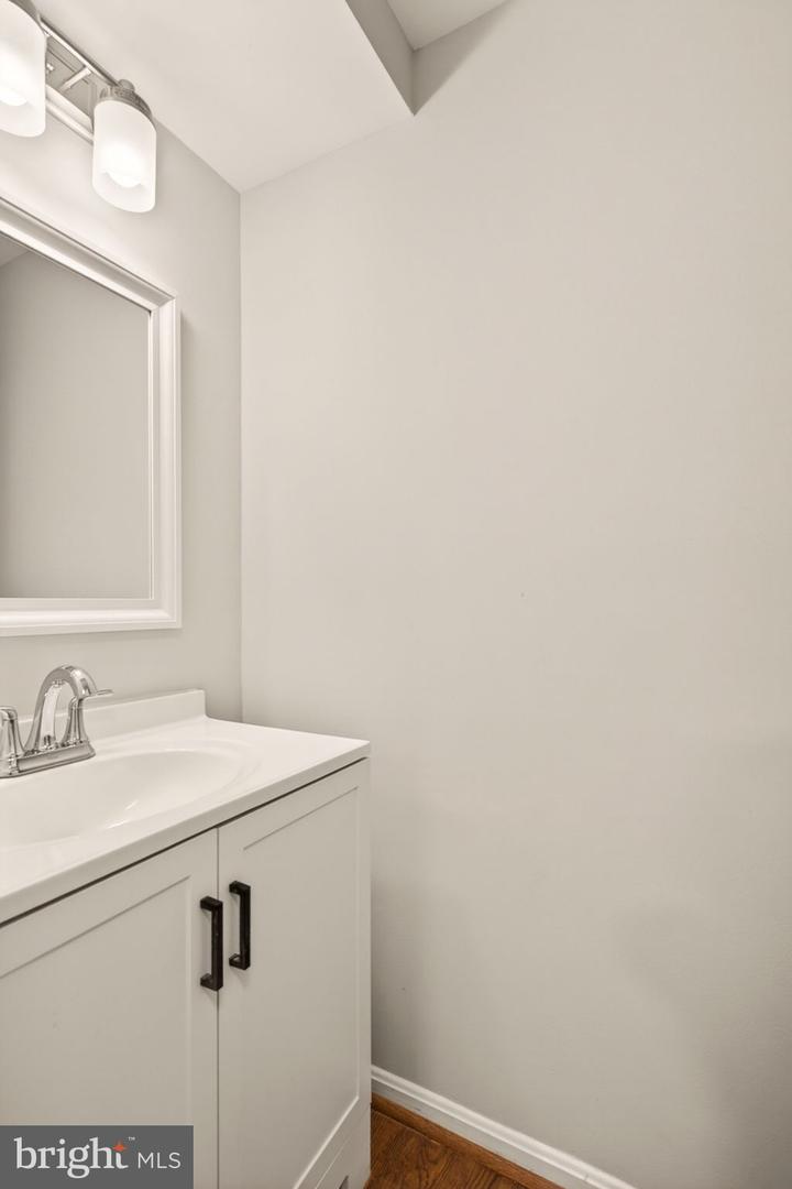 8219 DOCTOR CRAIK CT, ALEXANDRIA, Virginia 22306, 3 Bedrooms Bedrooms, ,3 BathroomsBathrooms,Residential,For sale,8219 DOCTOR CRAIK CT,VAFX2294322 MLS # VAFX2294322