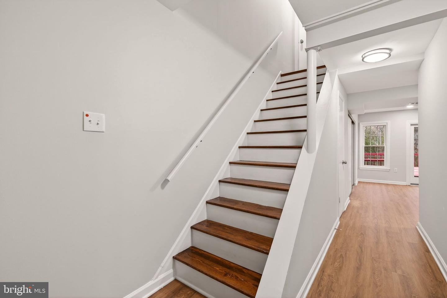 8219 DOCTOR CRAIK CT, ALEXANDRIA, Virginia 22306, 3 Bedrooms Bedrooms, ,3 BathroomsBathrooms,Residential,For sale,8219 DOCTOR CRAIK CT,VAFX2294322 MLS # VAFX2294322