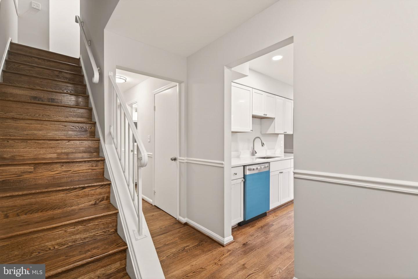 8219 DOCTOR CRAIK CT, ALEXANDRIA, Virginia 22306, 3 Bedrooms Bedrooms, ,3 BathroomsBathrooms,Residential,For sale,8219 DOCTOR CRAIK CT,VAFX2294322 MLS # VAFX2294322