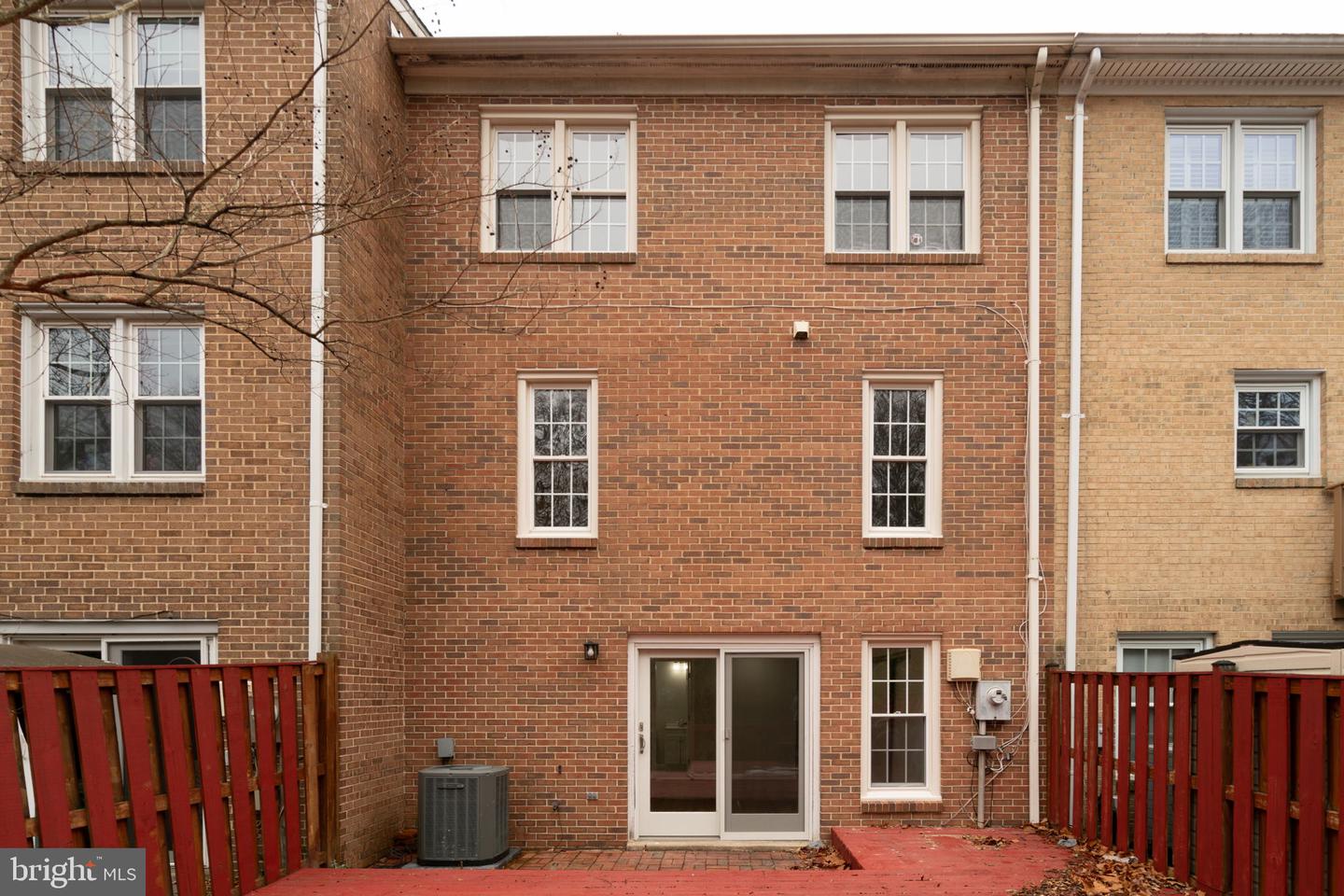 8219 DOCTOR CRAIK CT, ALEXANDRIA, Virginia 22306, 3 Bedrooms Bedrooms, ,3 BathroomsBathrooms,Residential,For sale,8219 DOCTOR CRAIK CT,VAFX2294322 MLS # VAFX2294322