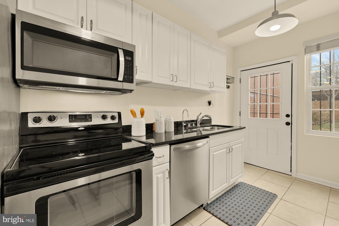 909 8TH ST NE, WASHINGTON, District Of Columbia 20002, 2 Bedrooms Bedrooms, ,1 BathroomBathrooms,Residential,For sale,909 8TH ST NE,DCDC2249194 MLS # DCDC2249194