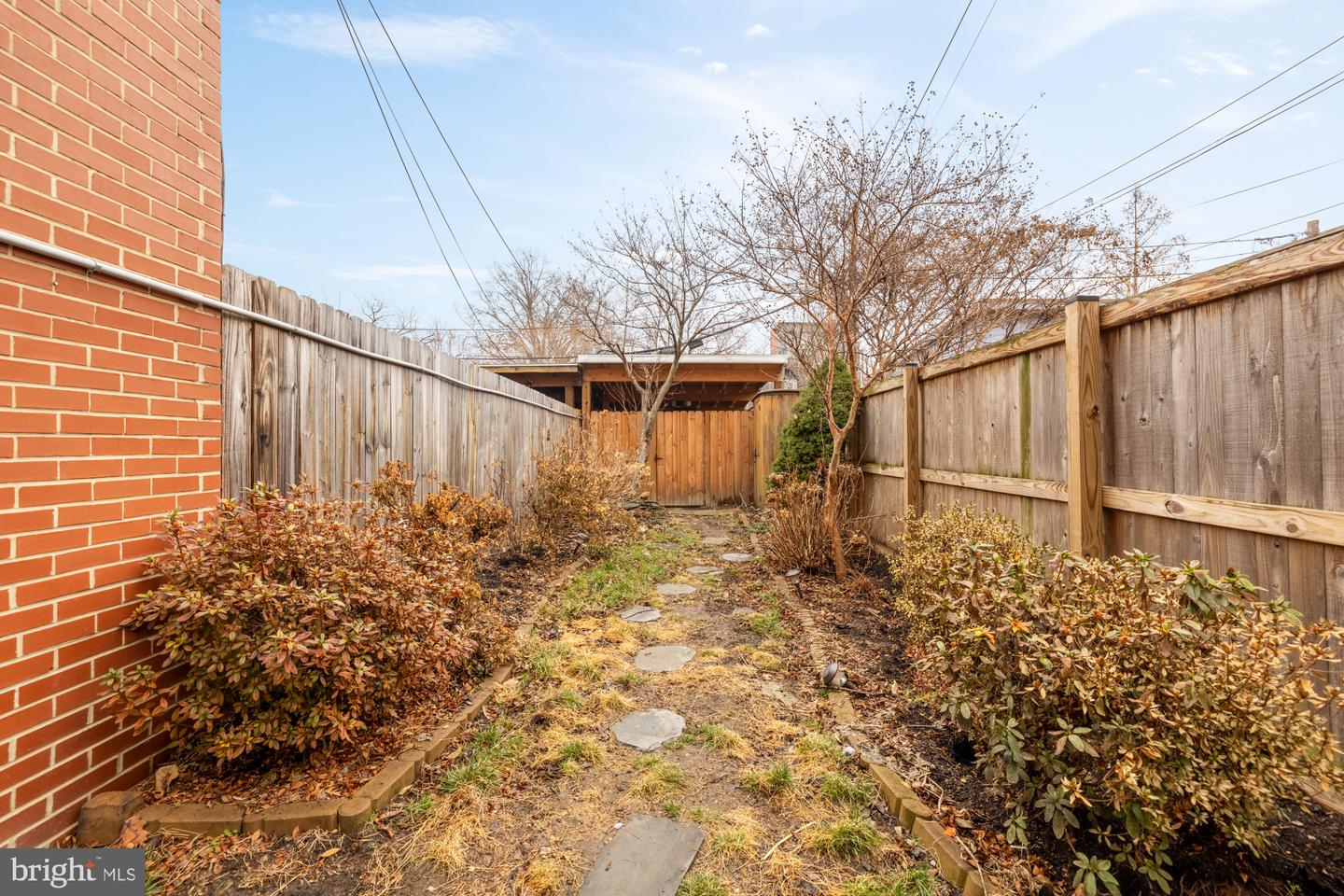 909 8TH ST NE, WASHINGTON, District Of Columbia 20002, 2 Bedrooms Bedrooms, ,1 BathroomBathrooms,Residential,For sale,909 8TH ST NE,DCDC2249194 MLS # DCDC2249194