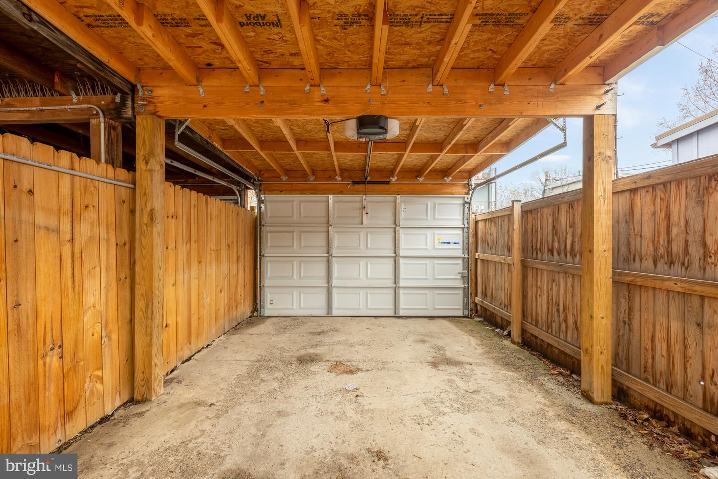 909 8TH ST NE, WASHINGTON, District Of Columbia 20002, 2 Bedrooms Bedrooms, ,1 BathroomBathrooms,Residential,For sale,909 8TH ST NE,DCDC2249194 MLS # DCDC2249194