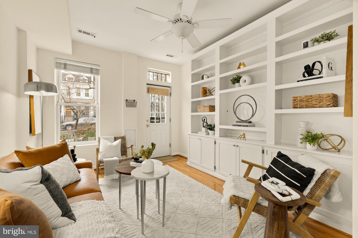 909 8TH ST NE, WASHINGTON, District Of Columbia 20002, 2 Bedrooms Bedrooms, ,1 BathroomBathrooms,Residential,For sale,909 8TH ST NE,DCDC2249194 MLS # DCDC2249194