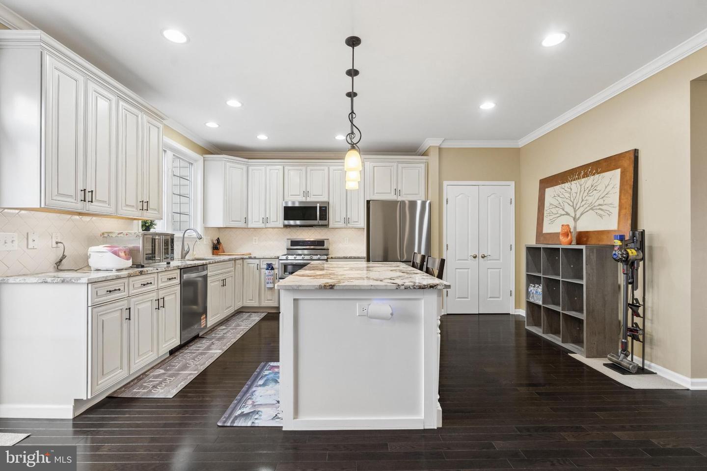 12638 HERON RIDGE DR, FAIRFAX, Virginia 22030, 3 Bedrooms Bedrooms, ,3 BathroomsBathrooms,Residential,For sale,12638 HERON RIDGE DR,VAFX2294392 MLS # VAFX2294392