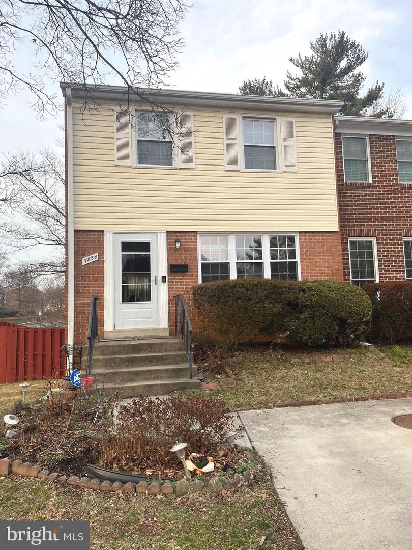 7858 SNEAD LN, FALLS CHURCH, Virginia 22043, 3 Bedrooms Bedrooms, ,2 BathroomsBathrooms,Residential,For sale,7858 SNEAD LN,VAFX2294412 MLS # VAFX2294412