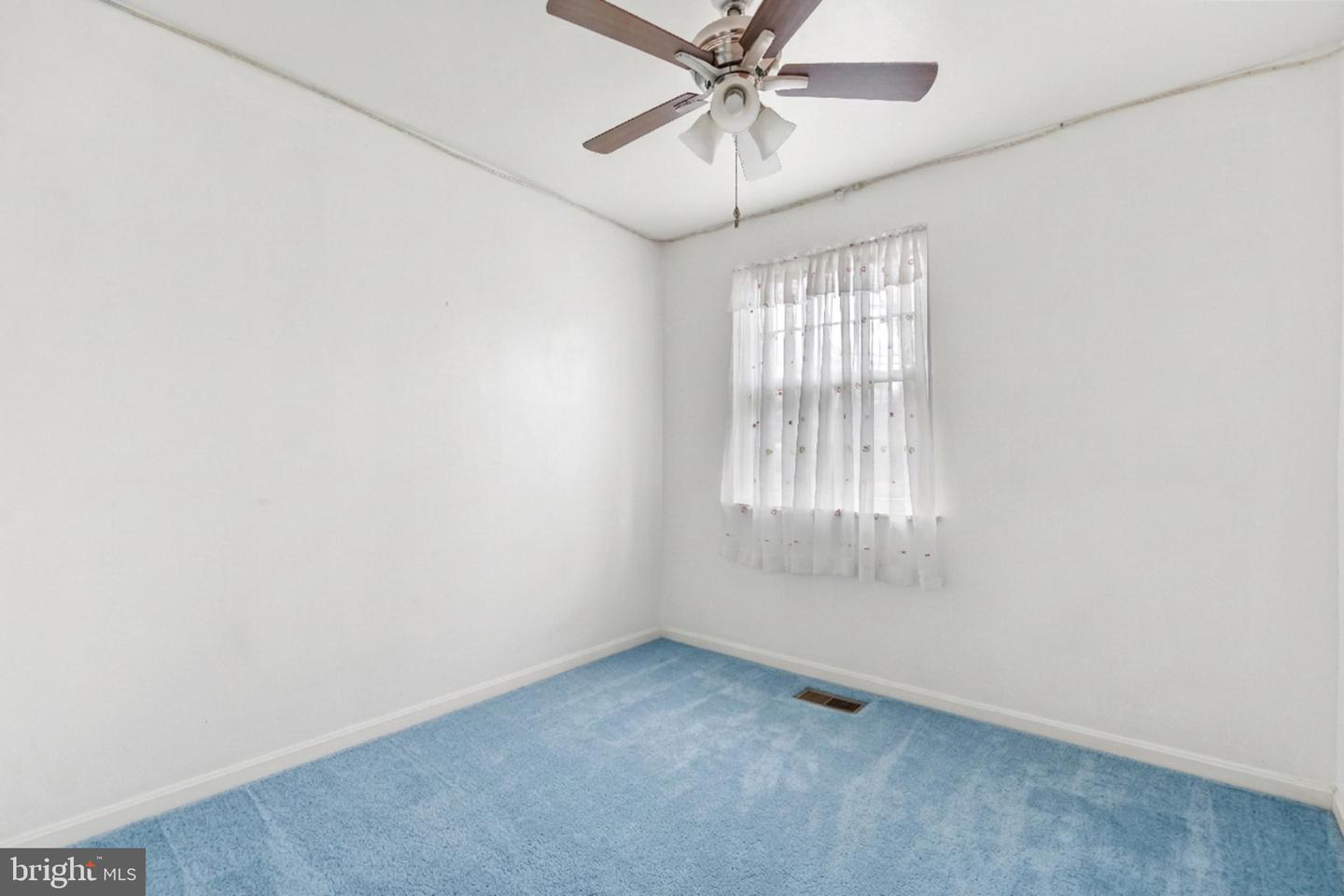 7858 SNEAD LN, FALLS CHURCH, Virginia 22043, 3 Bedrooms Bedrooms, ,2 BathroomsBathrooms,Residential,For sale,7858 SNEAD LN,VAFX2294412 MLS # VAFX2294412 7858 SNEAD LN, FALLS CHURCH, Virginia 22043, 3 Bedrooms Bedrooms, ,2 BathroomsBathrooms,Residential,For sale,7858 SNEAD LN,VAFX2294412 MLS # VAFX2294412