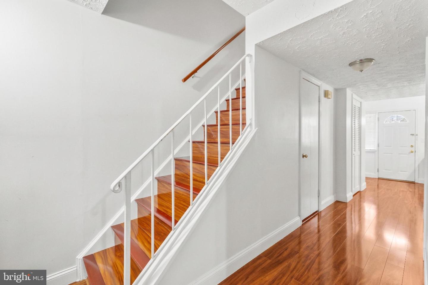 7858 SNEAD LN, FALLS CHURCH, Virginia 22043, 3 Bedrooms Bedrooms, ,2 BathroomsBathrooms,Residential,For sale,7858 SNEAD LN,VAFX2294412 MLS # VAFX2294412 7858 SNEAD LN, FALLS CHURCH, Virginia 22043, 3 Bedrooms Bedrooms, ,2 BathroomsBathrooms,Residential,For sale,7858 SNEAD LN,VAFX2294412 MLS # VAFX2294412