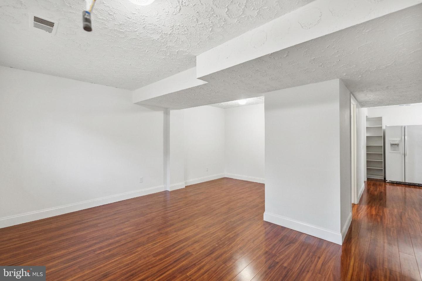 7858 SNEAD LN, FALLS CHURCH, Virginia 22043, 3 Bedrooms Bedrooms, ,2 BathroomsBathrooms,Residential,For sale,7858 SNEAD LN,VAFX2294412 MLS # VAFX2294412 7858 SNEAD LN, FALLS CHURCH, Virginia 22043, 3 Bedrooms Bedrooms, ,2 BathroomsBathrooms,Residential,For sale,7858 SNEAD LN,VAFX2294412 MLS # VAFX2294412