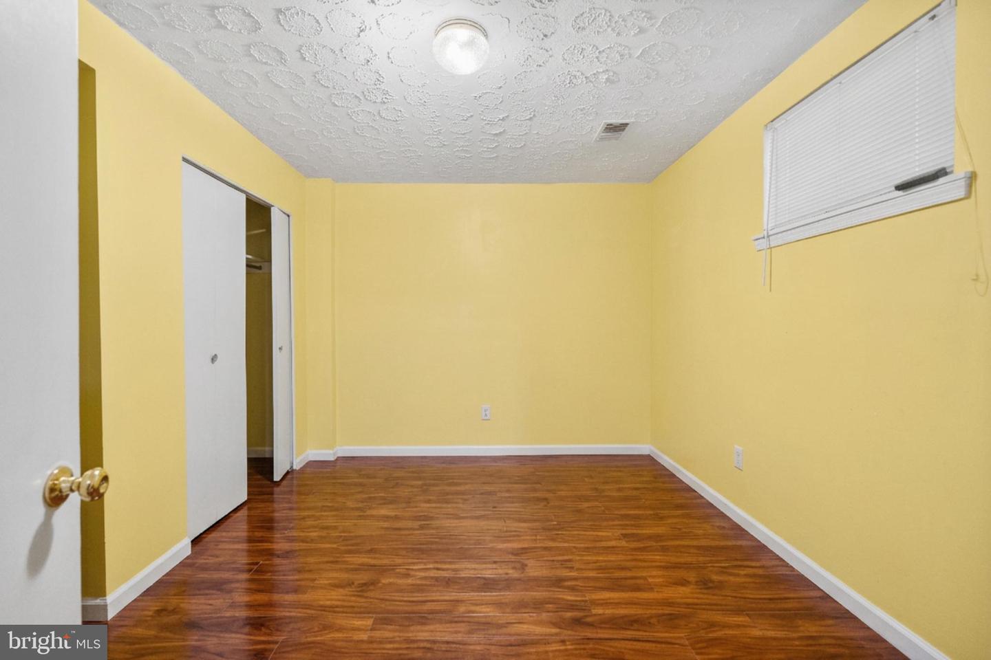 7858 SNEAD LN, FALLS CHURCH, Virginia 22043, 3 Bedrooms Bedrooms, ,2 BathroomsBathrooms,Residential,For sale,7858 SNEAD LN,VAFX2294412 MLS # VAFX2294412 7858 SNEAD LN, FALLS CHURCH, Virginia 22043, 3 Bedrooms Bedrooms, ,2 BathroomsBathrooms,Residential,For sale,7858 SNEAD LN,VAFX2294412 MLS # VAFX2294412