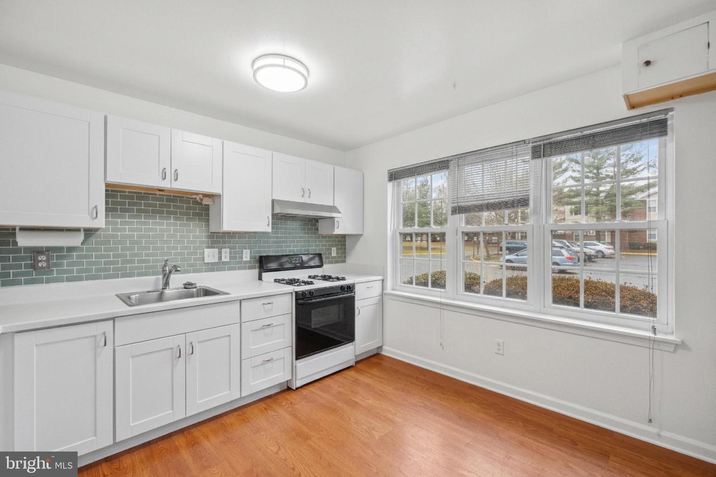 7858 SNEAD LN, FALLS CHURCH, Virginia 22043, 3 Bedrooms Bedrooms, ,2 BathroomsBathrooms,Residential,For sale,7858 SNEAD LN,VAFX2294412 MLS # VAFX2294412 7858 SNEAD LN, FALLS CHURCH, Virginia 22043, 3 Bedrooms Bedrooms, ,2 BathroomsBathrooms,Residential,For sale,7858 SNEAD LN,VAFX2294412 MLS # VAFX2294412