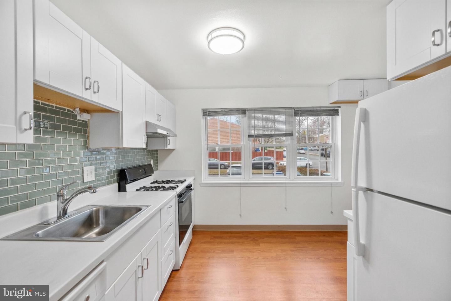 7858 SNEAD LN, FALLS CHURCH, Virginia 22043, 3 Bedrooms Bedrooms, ,2 BathroomsBathrooms,Residential,For sale,7858 SNEAD LN,VAFX2294412 MLS # VAFX2294412 7858 SNEAD LN, FALLS CHURCH, Virginia 22043, 3 Bedrooms Bedrooms, ,2 BathroomsBathrooms,Residential,For sale,7858 SNEAD LN,VAFX2294412 MLS # VAFX2294412