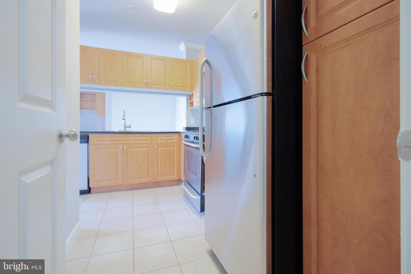 12140 GARDEN GROVE CIR #301, FAIRFAX, Virginia 22030, 2 Bedrooms Bedrooms, ,2 BathroomsBathrooms,Residential,For sale,12140 GARDEN GROVE CIR #301,VAFX2294414 MLS # VAFX2294414