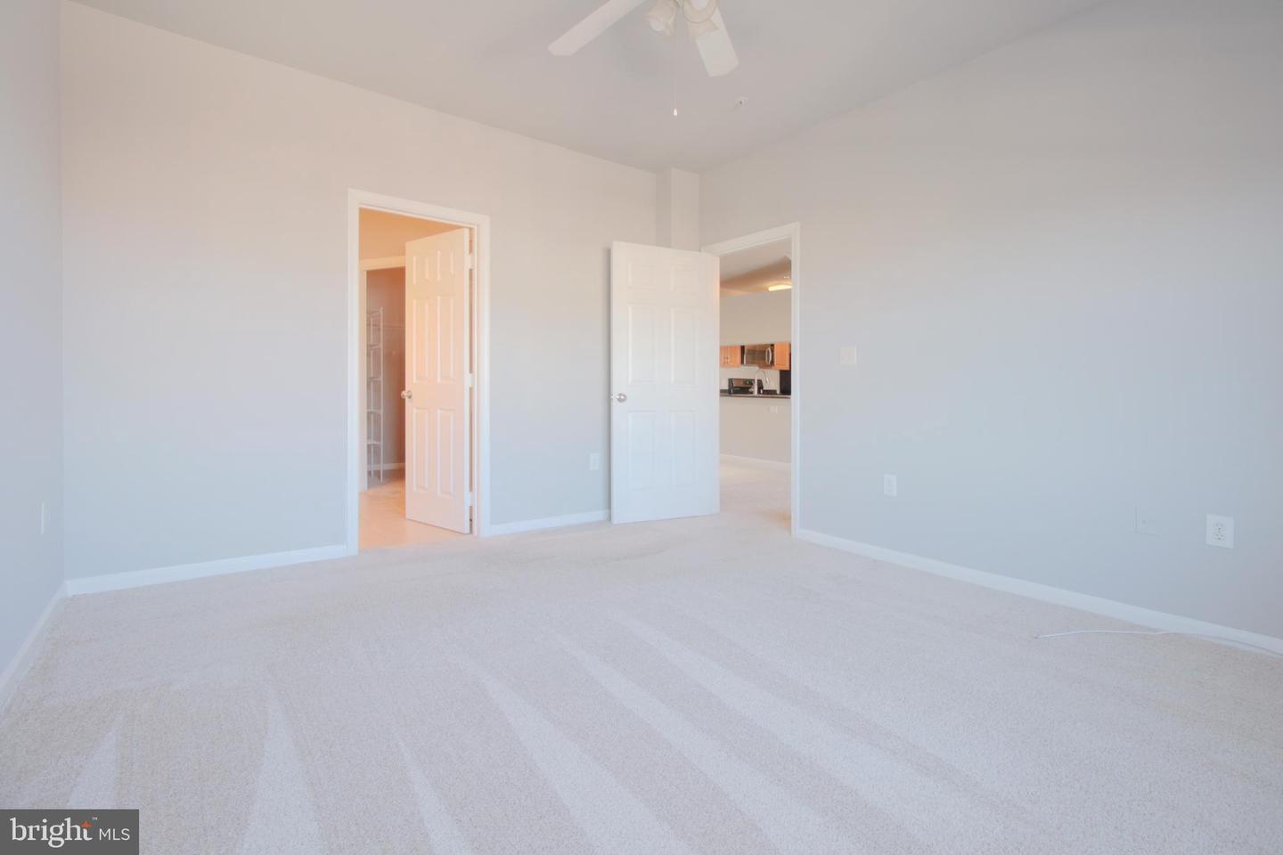 12140 GARDEN GROVE CIR #301, FAIRFAX, Virginia 22030, 2 Bedrooms Bedrooms, ,2 BathroomsBathrooms,Residential,For sale,12140 GARDEN GROVE CIR #301,VAFX2294414 MLS # VAFX2294414