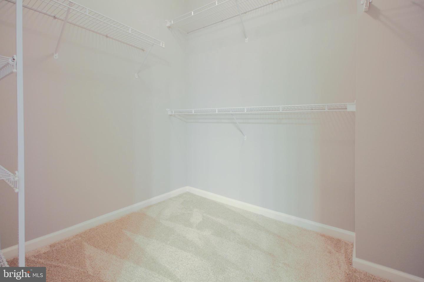 12140 GARDEN GROVE CIR #301, FAIRFAX, Virginia 22030, 2 Bedrooms Bedrooms, ,2 BathroomsBathrooms,Residential,For sale,12140 GARDEN GROVE CIR #301,VAFX2294414 MLS # VAFX2294414