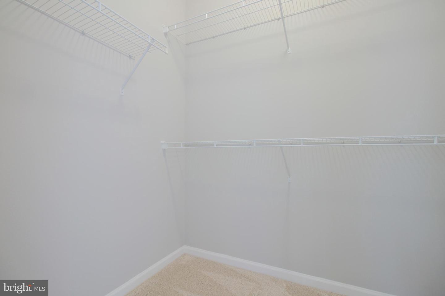 12140 GARDEN GROVE CIR #301, FAIRFAX, Virginia 22030, 2 Bedrooms Bedrooms, ,2 BathroomsBathrooms,Residential,For sale,12140 GARDEN GROVE CIR #301,VAFX2294414 MLS # VAFX2294414