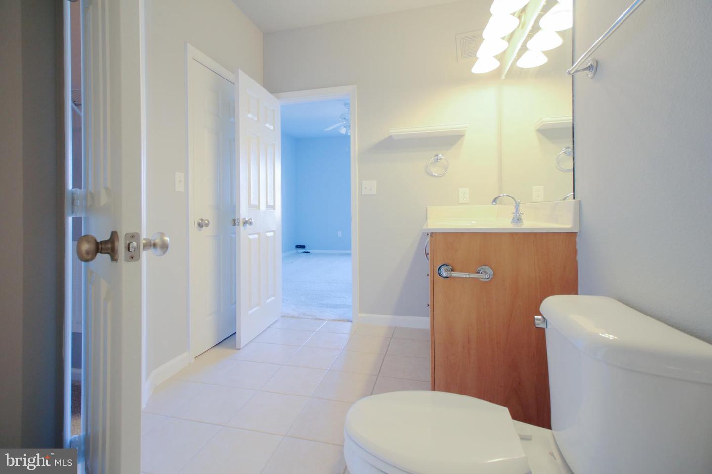 12140 GARDEN GROVE CIR #301, FAIRFAX, Virginia 22030, 2 Bedrooms Bedrooms, ,2 BathroomsBathrooms,Residential,For sale,12140 GARDEN GROVE CIR #301,VAFX2294414 MLS # VAFX2294414