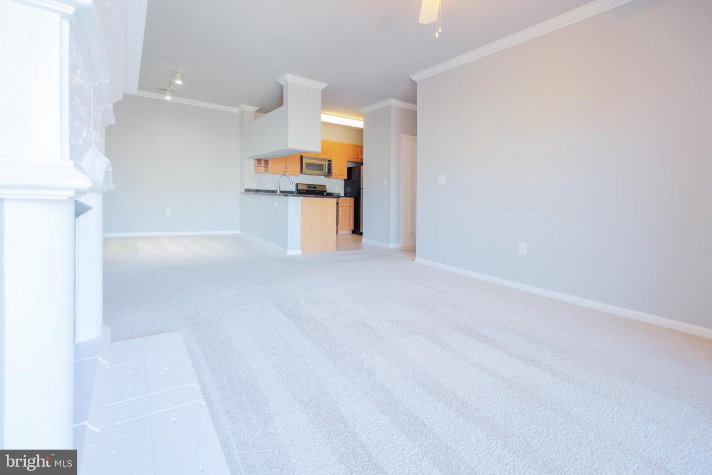 12140 GARDEN GROVE CIR #301, FAIRFAX, Virginia 22030, 2 Bedrooms Bedrooms, ,2 BathroomsBathrooms,Residential,For sale,12140 GARDEN GROVE CIR #301,VAFX2294414 MLS # VAFX2294414