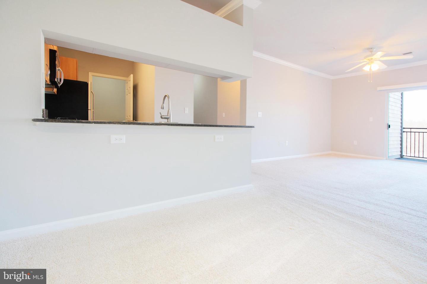 12140 GARDEN GROVE CIR #301, FAIRFAX, Virginia 22030, 2 Bedrooms Bedrooms, ,2 BathroomsBathrooms,Residential,For sale,12140 GARDEN GROVE CIR #301,VAFX2294414 MLS # VAFX2294414