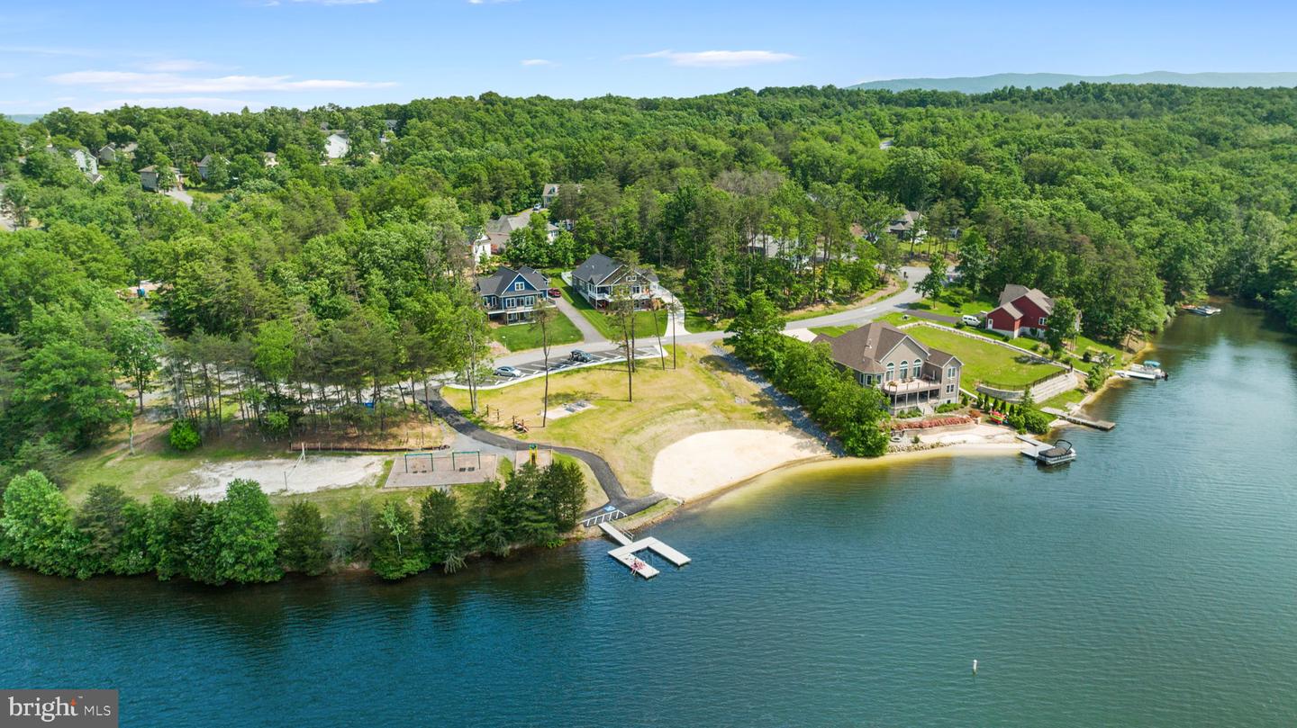 514 SLEIGH DR, CROSS JUNCTION, Virginia 22625, 4 Bedrooms Bedrooms, 10 Rooms Rooms,2 BathroomsBathrooms,Residential,For sale,514 SLEIGH DR,VAFV2039980 MLS # VAFV2039980