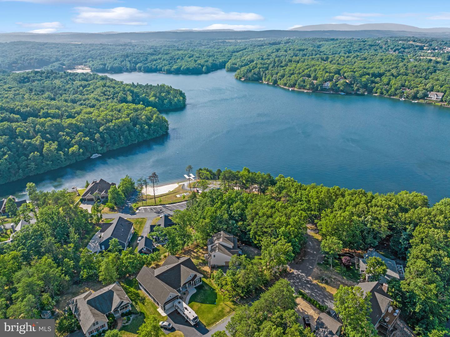 514 SLEIGH DR, CROSS JUNCTION, Virginia 22625, 4 Bedrooms Bedrooms, 10 Rooms Rooms,2 BathroomsBathrooms,Residential,For sale,514 SLEIGH DR,VAFV2039980 MLS # VAFV2039980