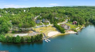 514 SLEIGH DR, CROSS JUNCTION, Virginia 22625, 4 Bedrooms Bedrooms, 10 Rooms Rooms,2 BathroomsBathrooms,Residential,For sale,514 SLEIGH DR,VAFV2039980 MLS # VAFV2039980