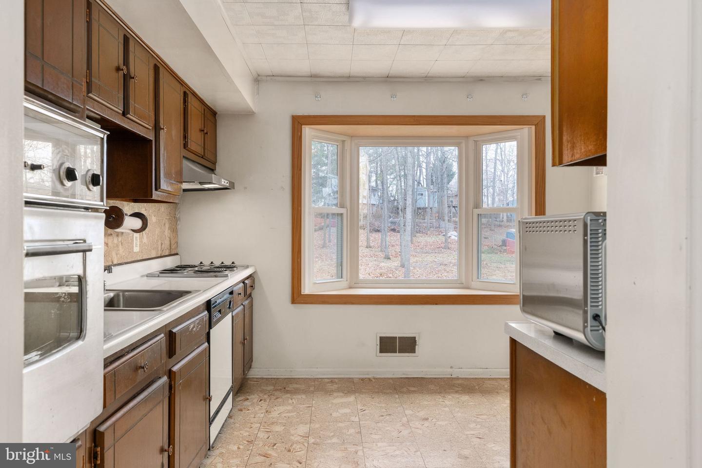 7512 FORRESTER LN, MANASSAS, Virginia 20109, 4 Bedrooms Bedrooms, ,2 BathroomsBathrooms,Residential,For sale,7512 FORRESTER LN,VAPW2113918 MLS # VAPW2113918