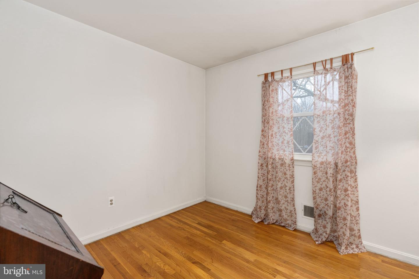 7512 FORRESTER LN, MANASSAS, Virginia 20109, 4 Bedrooms Bedrooms, ,2 BathroomsBathrooms,Residential,For sale,7512 FORRESTER LN,VAPW2113918 MLS # VAPW2113918