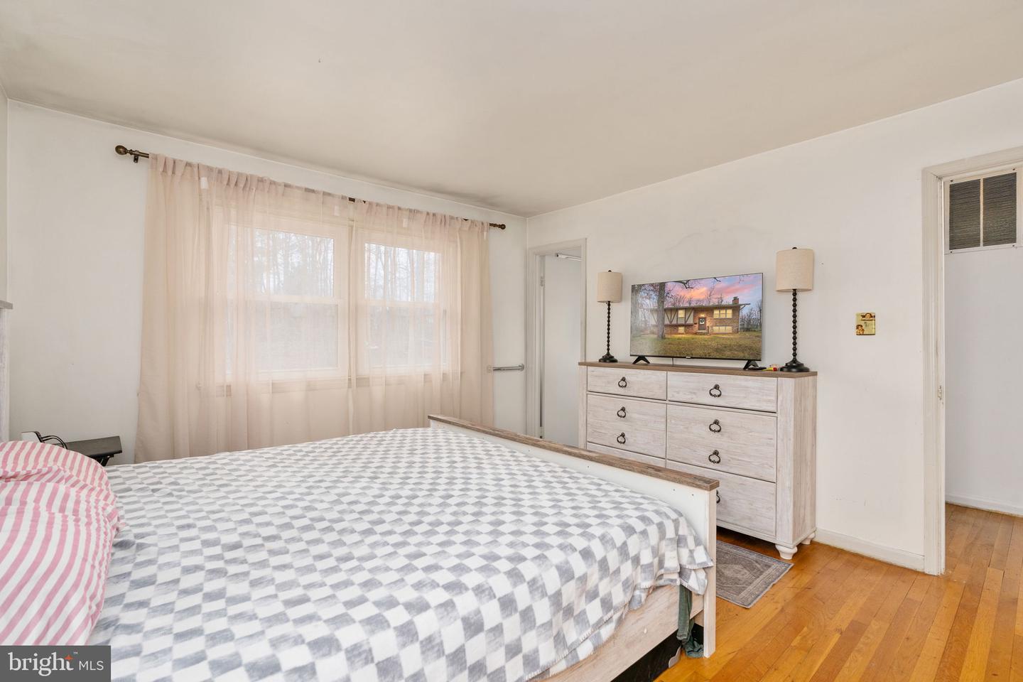 7512 FORRESTER LN, MANASSAS, Virginia 20109, 4 Bedrooms Bedrooms, ,2 BathroomsBathrooms,Residential,For sale,7512 FORRESTER LN,VAPW2113918 MLS # VAPW2113918