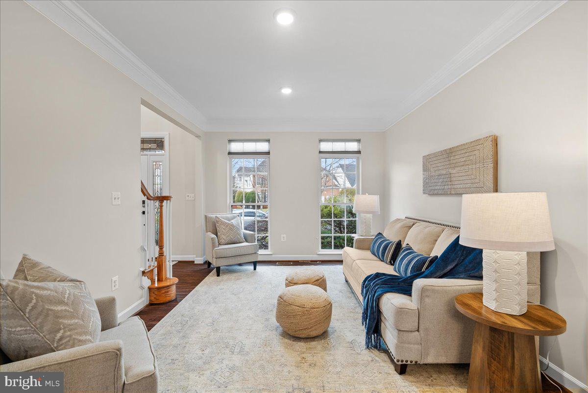 13475 CONEFLOWER CT, CENTREVILLE, Virginia 20120, 5 Bedrooms Bedrooms, ,3 BathroomsBathrooms,Residential,For sale,13475 CONEFLOWER CT,VAFX2294478 MLS # VAFX2294478