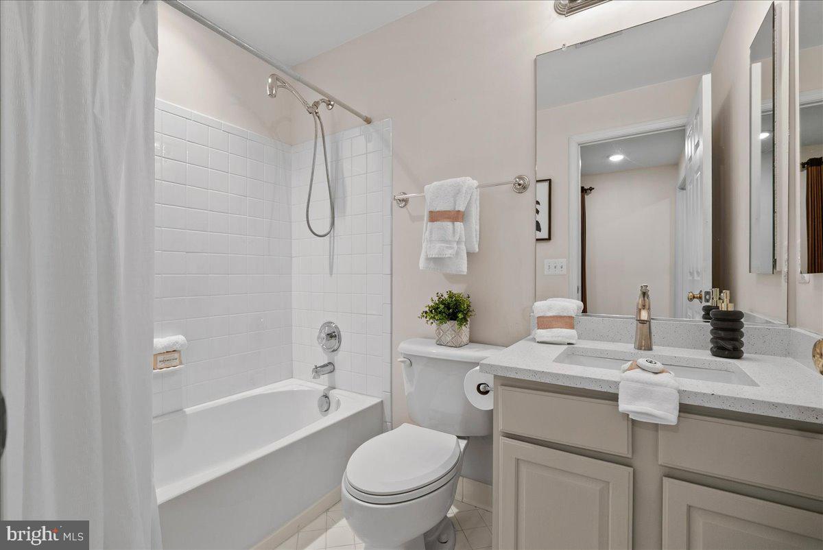 13475 CONEFLOWER CT, CENTREVILLE, Virginia 20120, 5 Bedrooms Bedrooms, ,3 BathroomsBathrooms,Residential,For sale,13475 CONEFLOWER CT,VAFX2294478 MLS # VAFX2294478