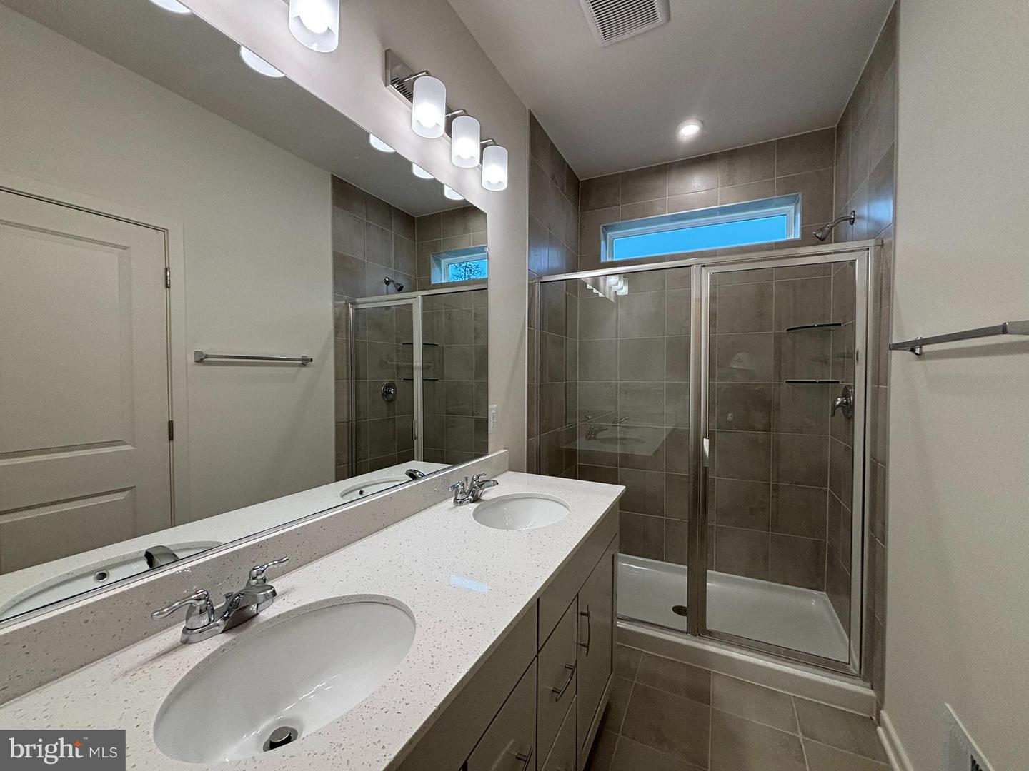 17966 ALICIA AVE, DUMFRIES, Virginia 22026, 3 Bedrooms Bedrooms, ,3 BathroomsBathrooms,Residential,For sale,17966 ALICIA AVE,VAPW2113924 MLS # VAPW2113924