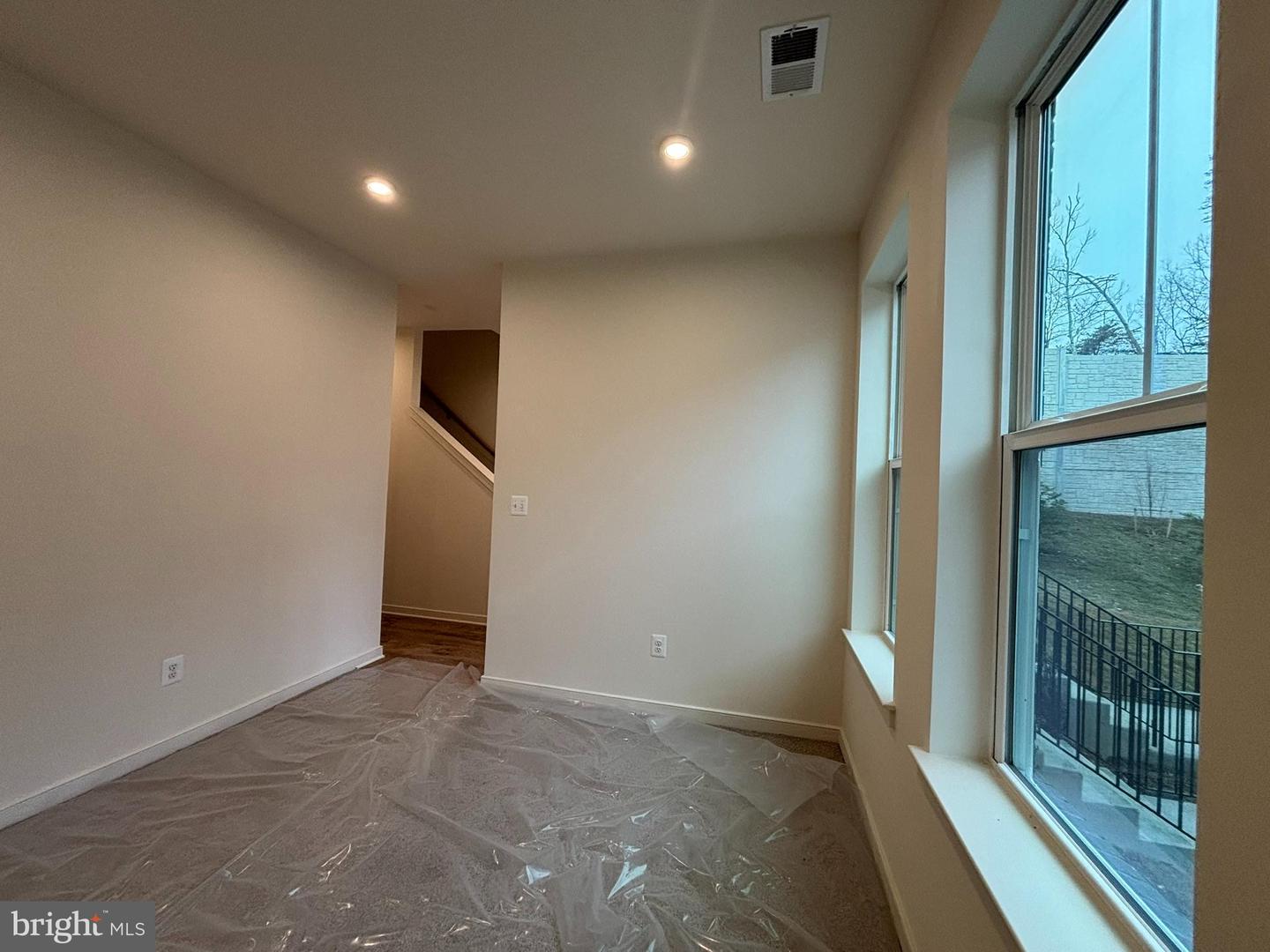 17966 ALICIA AVE, DUMFRIES, Virginia 22026, 3 Bedrooms Bedrooms, ,3 BathroomsBathrooms,Residential,For sale,17966 ALICIA AVE,VAPW2113924 MLS # VAPW2113924