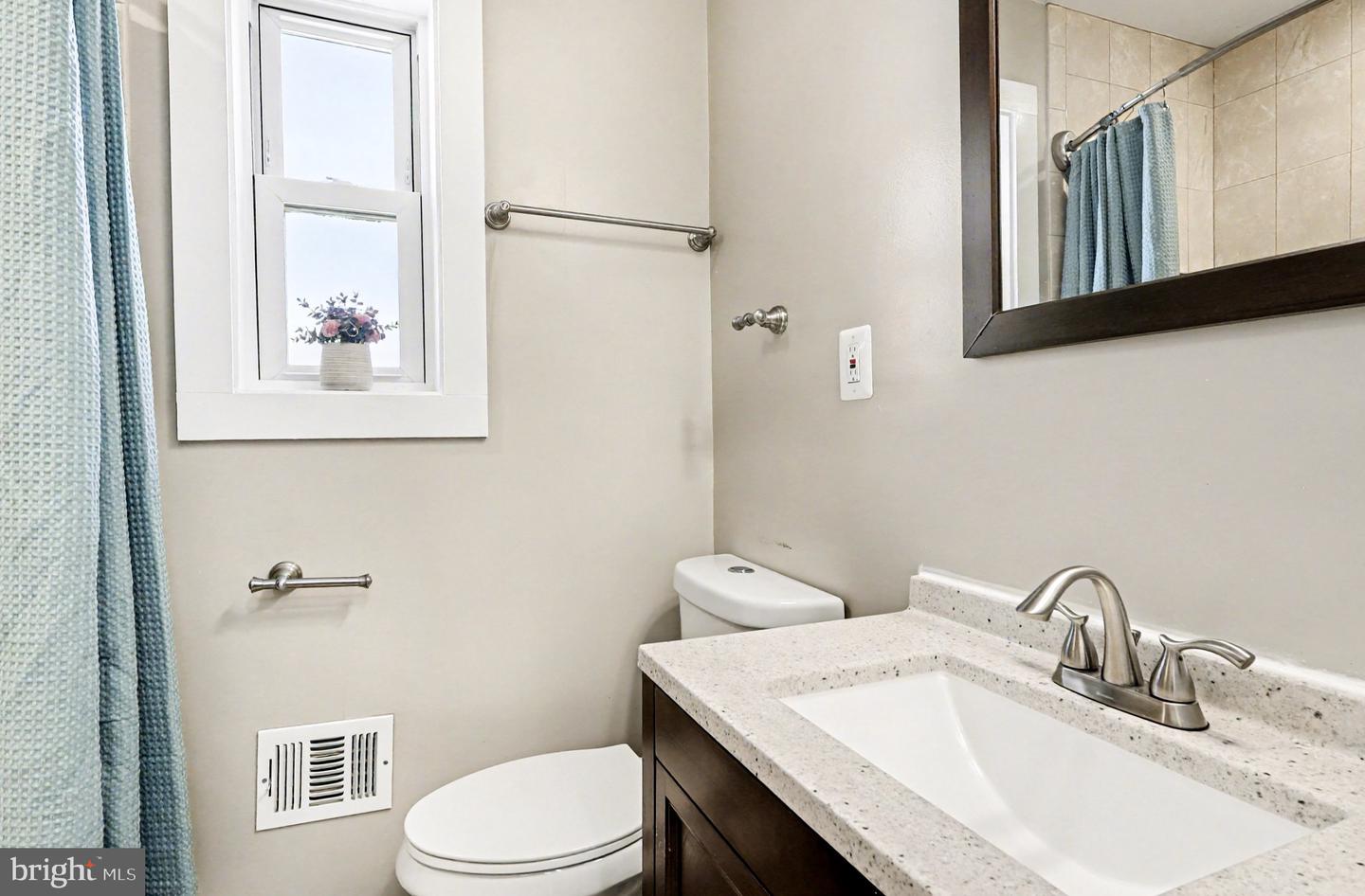 131 DARRINGTON ST SW DARRINGTON ST SW, WASHINGTON, District Of Columbia 20032, 3 Bedrooms Bedrooms, ,2 BathroomsBathrooms,Residential,For sale,131 DARRINGTON ST SW DARRINGTON ST SW,DCDC2249304 MLS # DCDC2249304