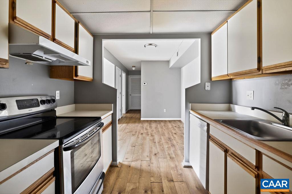 143 GREEN TURTLE LN #3, CHARLOTTESVILLE, Virginia 22901, 1 Bedroom Bedrooms, ,1 BathroomBathrooms,Residential,For sale,143 GREEN TURTLE LN #3,674047 MLS # 674047