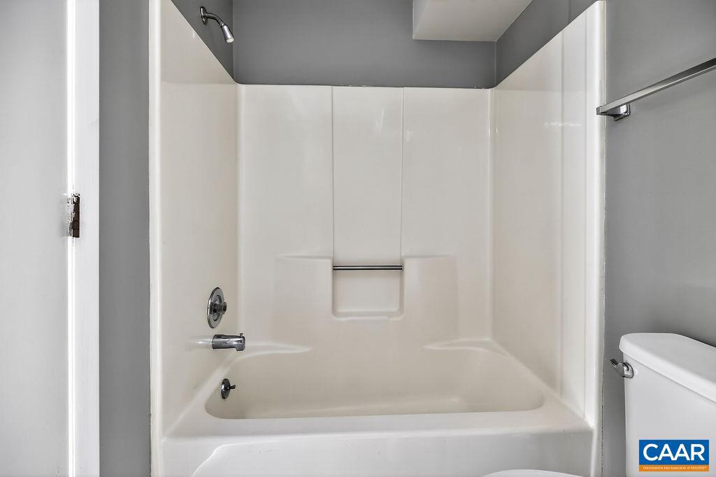 143 GREEN TURTLE LN #3, CHARLOTTESVILLE, Virginia 22901, 1 Bedroom Bedrooms, ,1 BathroomBathrooms,Residential,For sale,143 GREEN TURTLE LN #3,674047 MLS # 674047