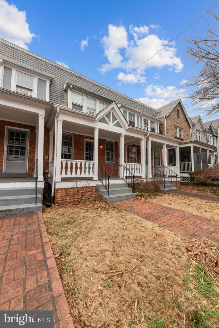 2448 TUNLAW RD NW, WASHINGTON, District Of Columbia 20007, ,Residential,For sale,2448 TUNLAW RD NW,DCDC2249324 MLS # DCDC2249324