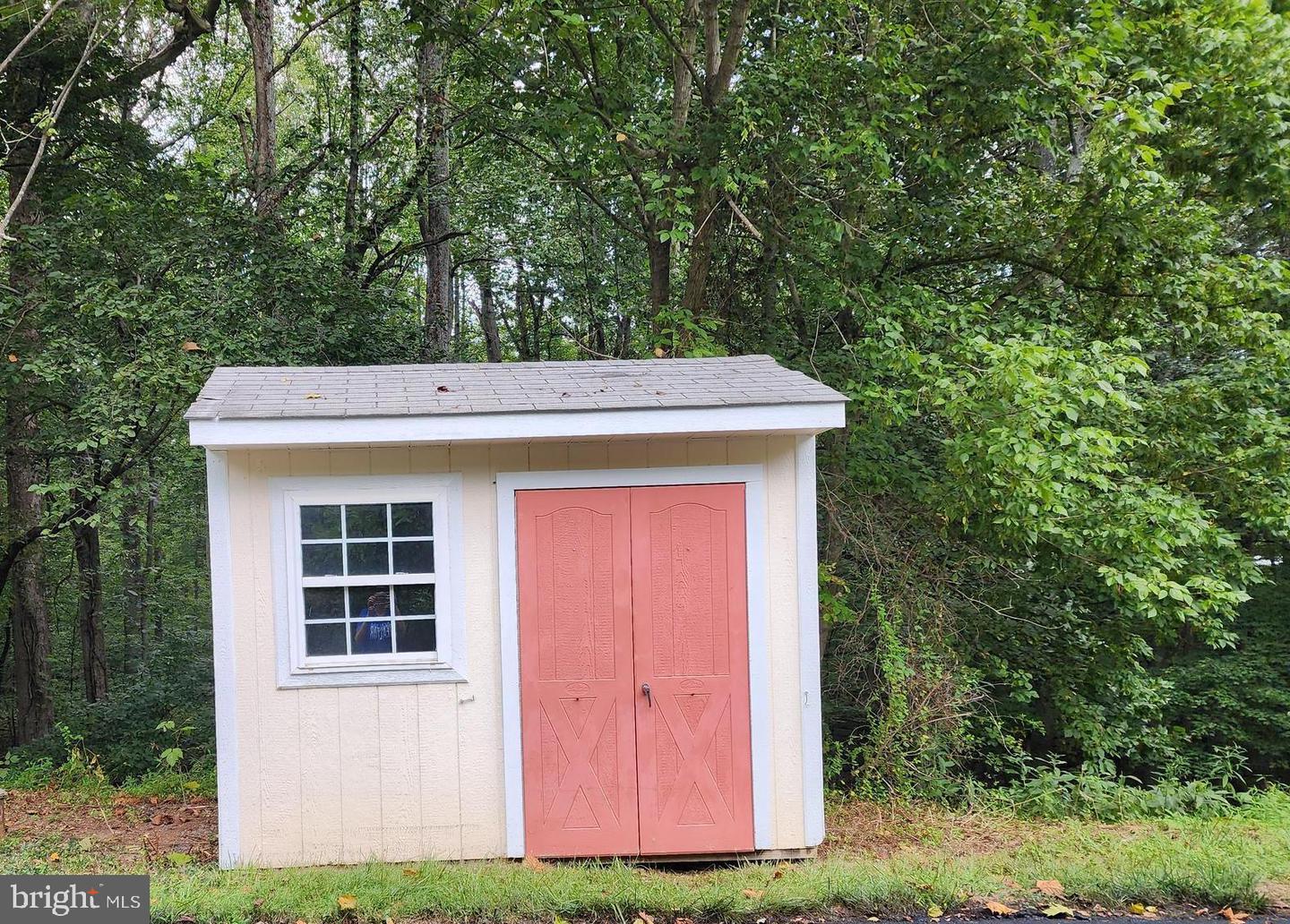 22247 WATSON RD, LEESBURG, Virginia 20175, 4 Bedrooms Bedrooms, 11 Rooms Rooms,2 BathroomsBathrooms,Residential,For sale,22247 WATSON RD,VALO2117532 MLS # VALO2117532