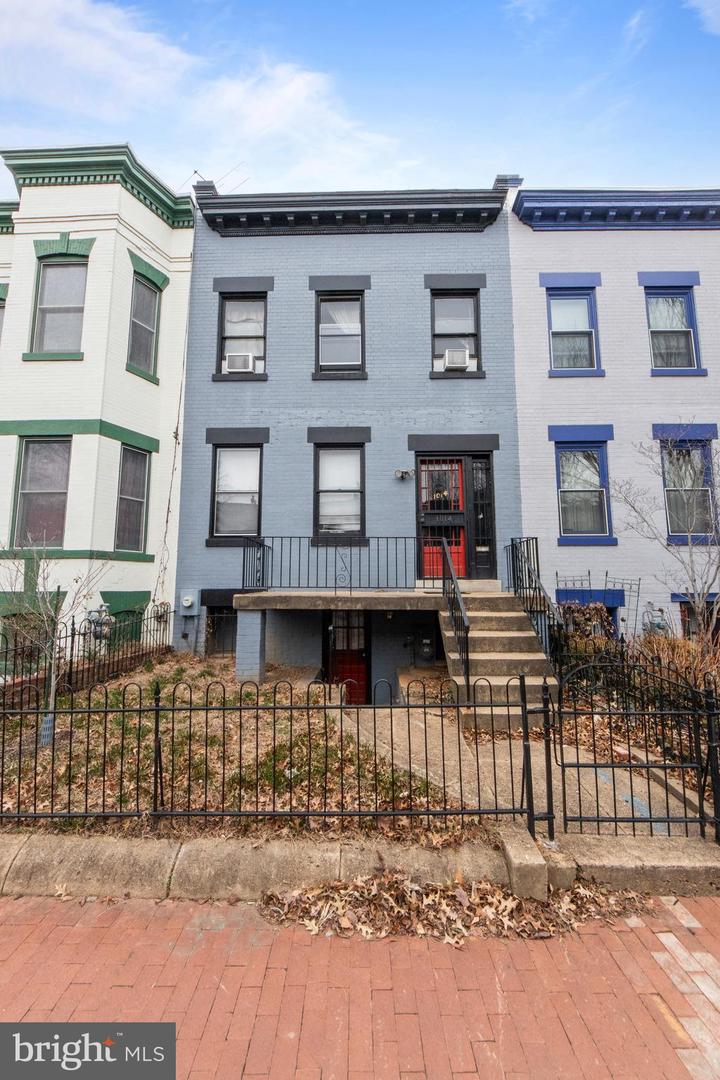 1014 INDEPENDENCE AVE SE, WASHINGTON, District Of Columbia 20003, 3 Bedrooms Bedrooms, ,2 BathroomsBathrooms,Residential,For sale,1014 INDEPENDENCE AVE SE,DCDC2249334 MLS # DCDC2249334