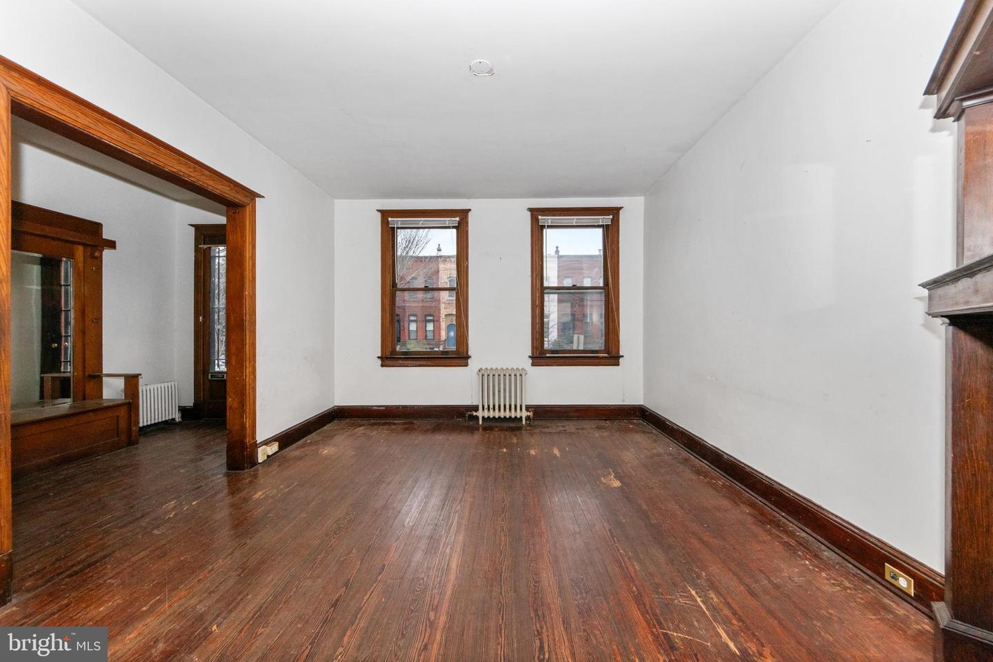 1014 INDEPENDENCE AVE SE, WASHINGTON, District Of Columbia 20003, 3 Bedrooms Bedrooms, ,2 BathroomsBathrooms,Residential,For sale,1014 INDEPENDENCE AVE SE,DCDC2249334 MLS # DCDC2249334